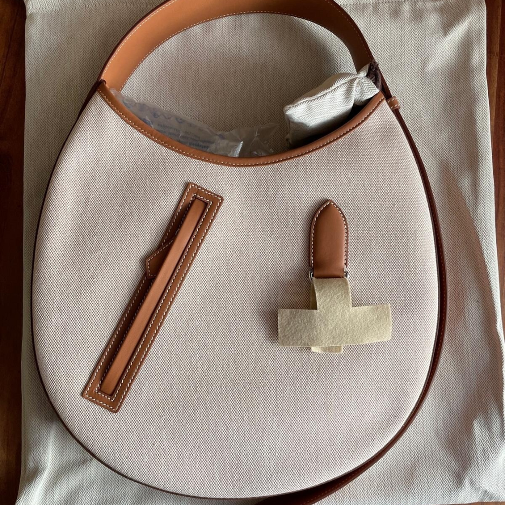 KLEINE SATTELTASCHE AUS STOFF UND LEDER VON HERMÈS