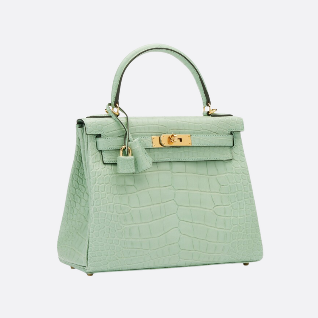 HERMÈS KELLY 28 – MATTES ALLIGATORLEDER VERT D’EAU (UMGEKEHRTE NÄHTE)